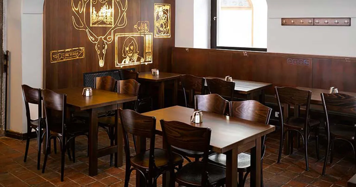 BookNoFees: Restaurant – Lokál U Bílé kuželky – Prague – Barul „U Bílé kuželky”, fotografie 1