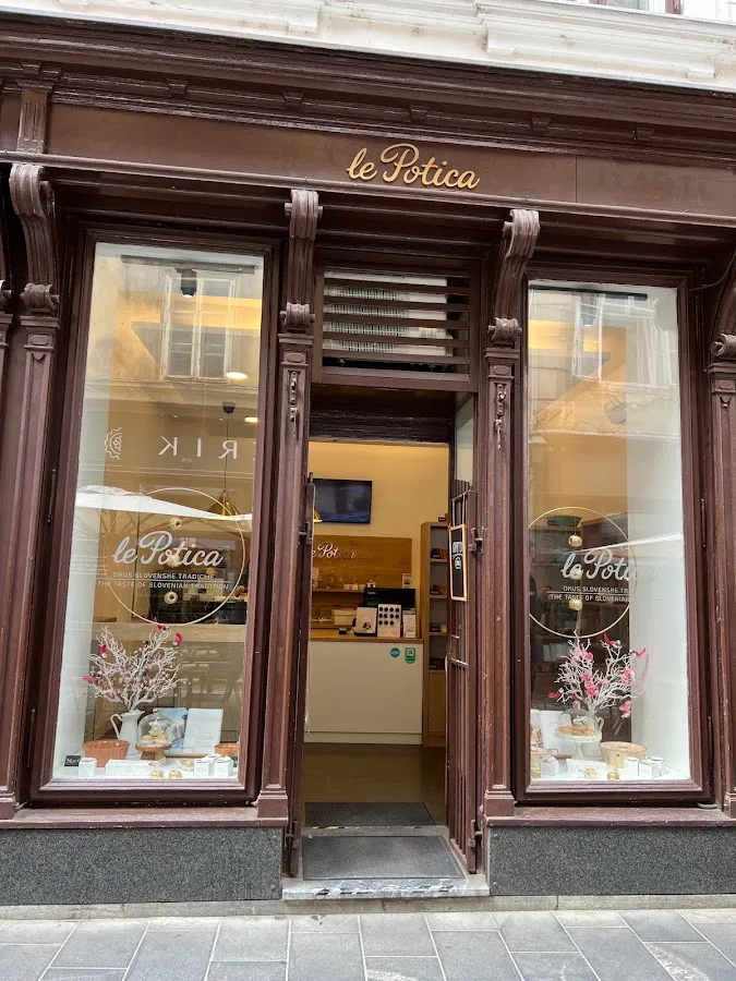 BookNoFees: Brutărie – le Potica – Ljubljana – Doar Potica, fotografie 1