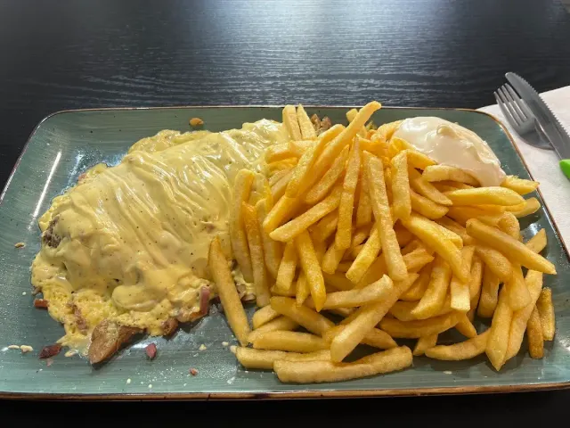 BookNoFees: Restaurant – Balver Grillstübchen – Balve – Balver Grillstübchen, fotografie 3
