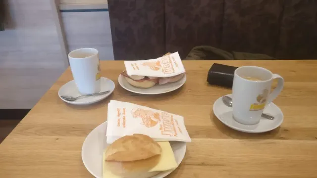 BookNoFees: Brutărie – Bäcker Regina – Wenden – Regina, brutară, fotografie 2