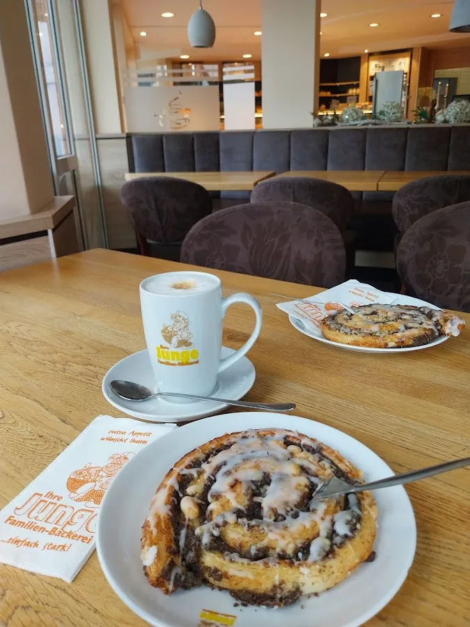 BookNoFees: Brutărie – Bäcker Regina – Wenden – Regina, brutară, fotografie 1